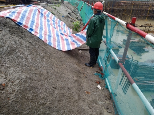 【防汛直击】防汛 | 风里雨里，尊龙集团一直守在这里！