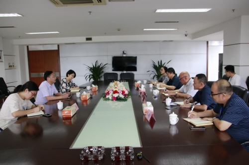 【领导关怀】市建委主任孔春浩莅临尊龙集团集团开展高层次管理人才对接走访